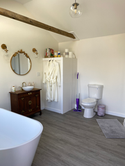 Private bathhouse for the wedding couple