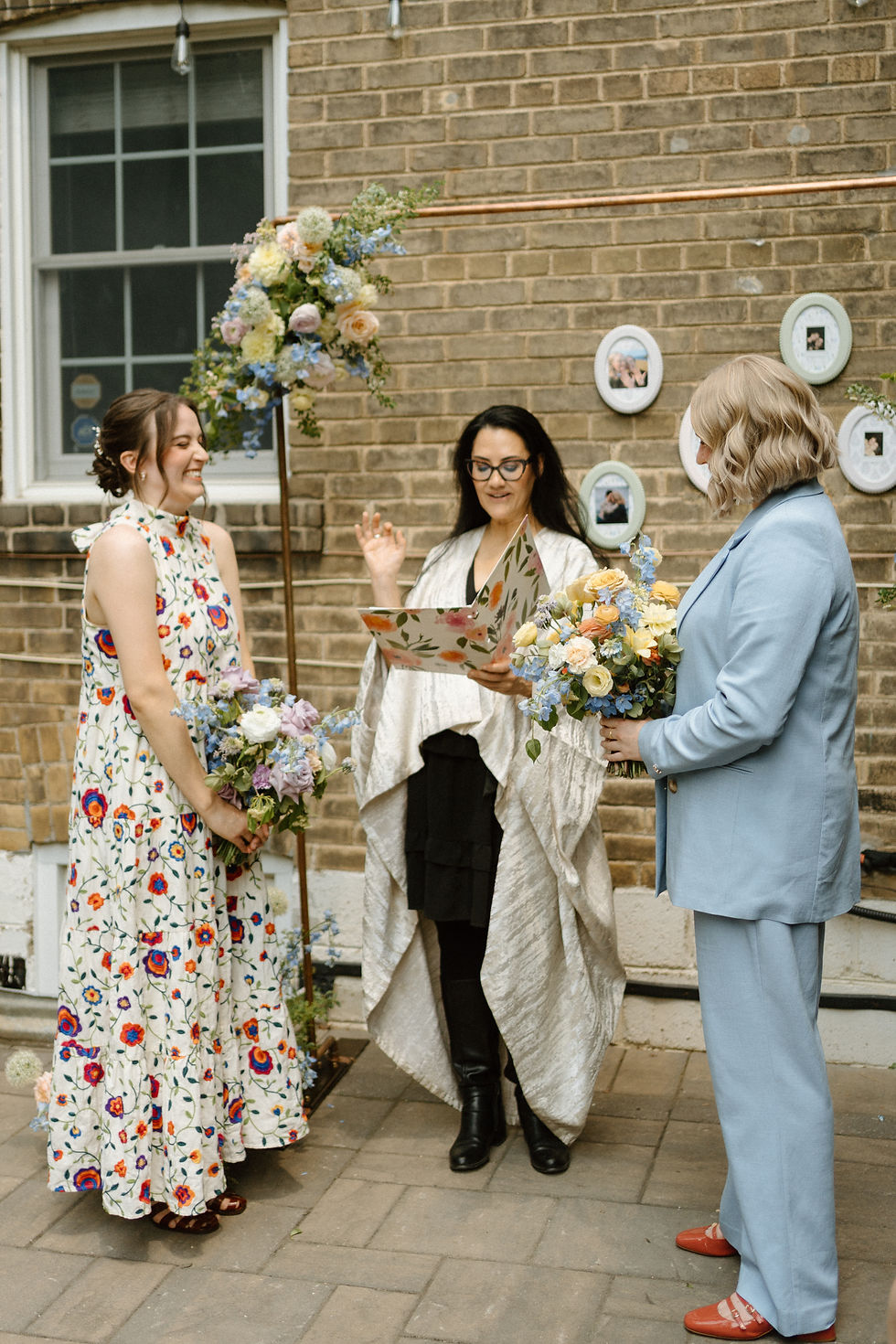 Toronto Wedding Officiant performing marriage ceremony.