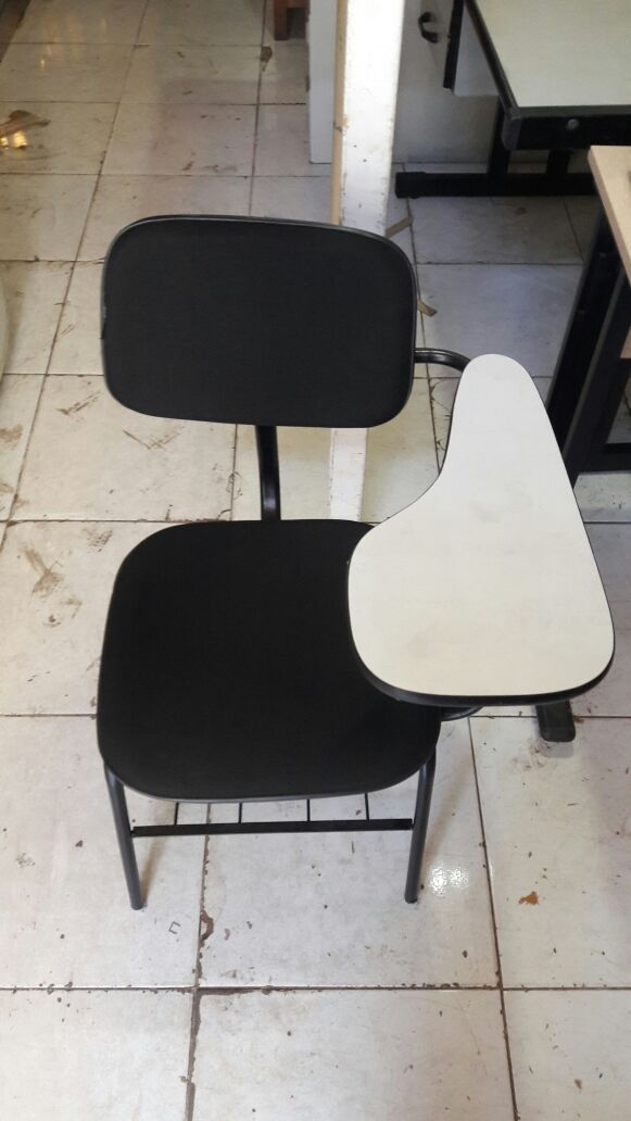 Miniatura: Cadeira Universitária