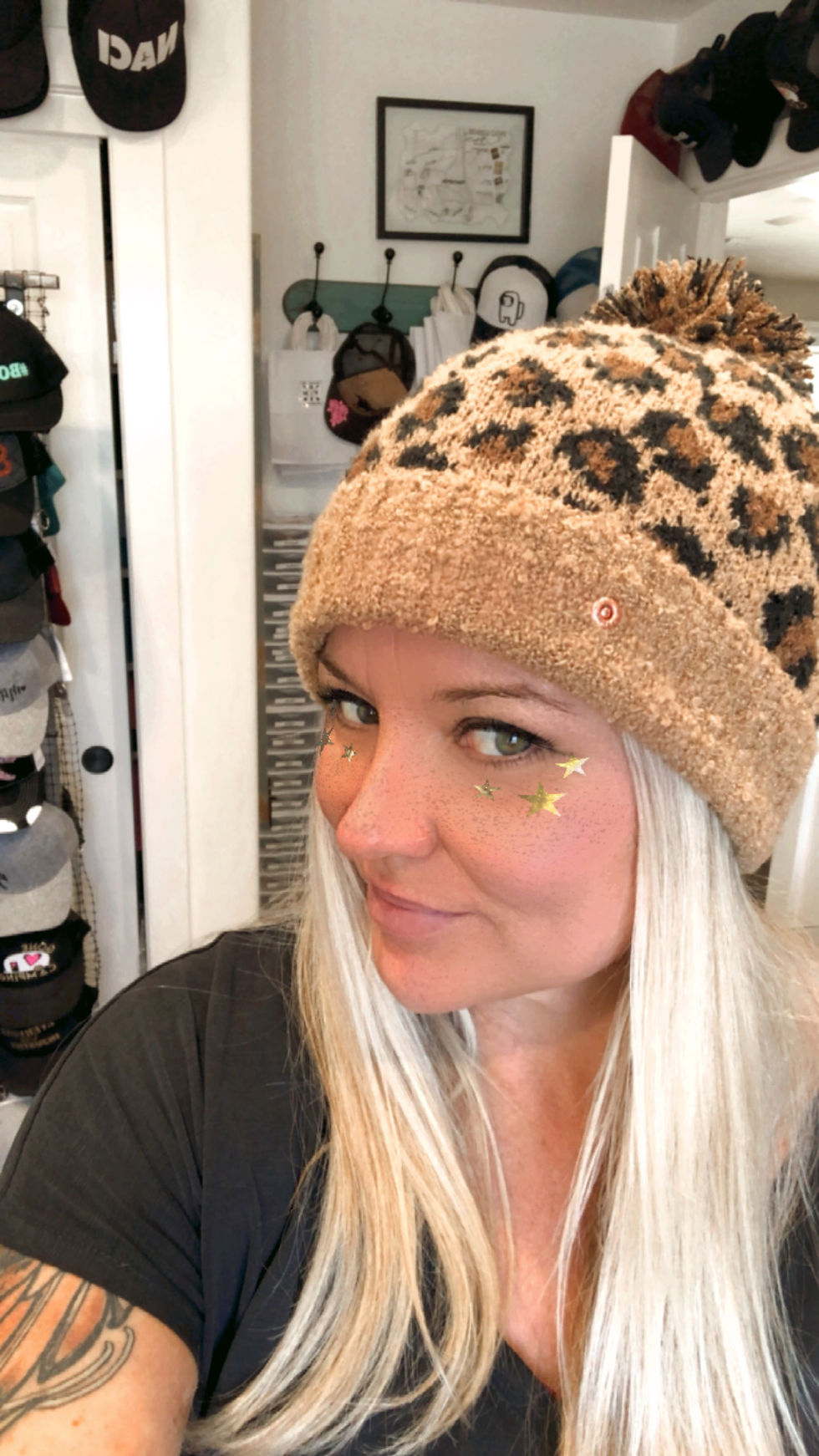 Thumbnail: Super Soft Leopard Print Adult Beanie