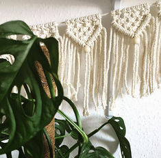 Natúr makramé csomózott fali dísz.