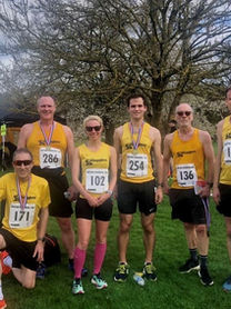 Hardy Stragglers brave the bluster