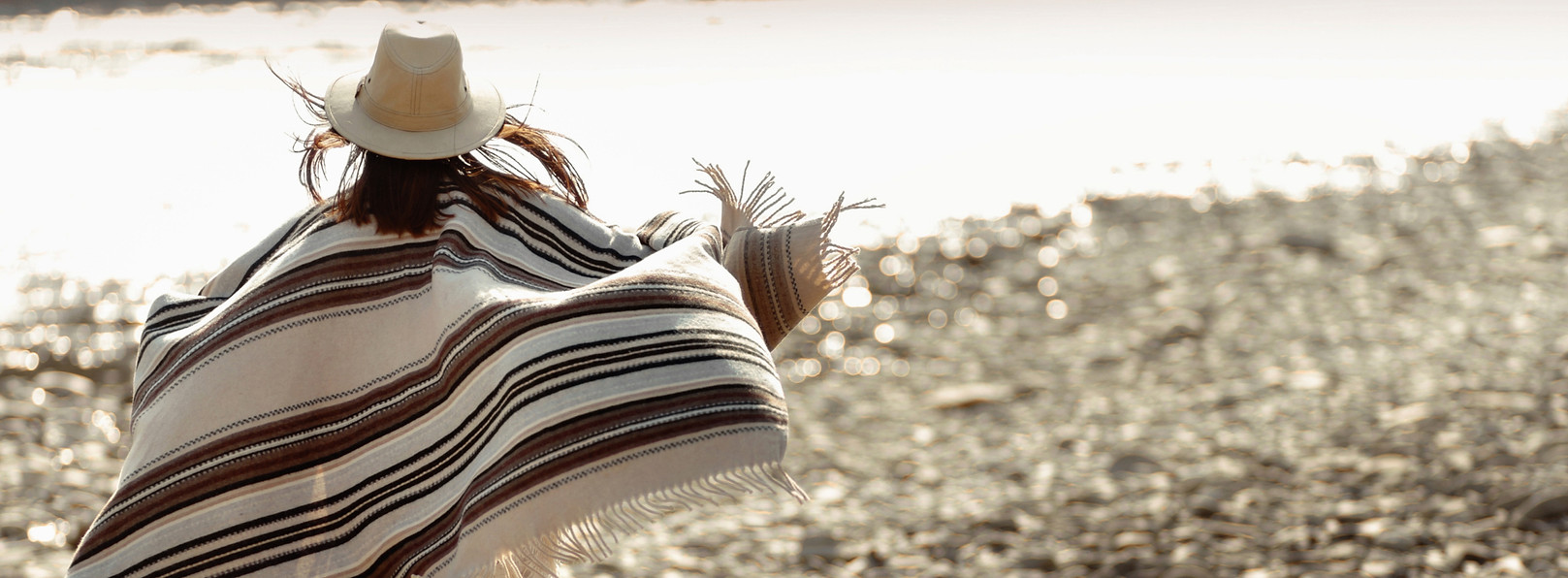 beautiful-woman-traveler-wearing-hat-and