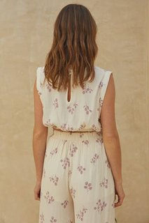 תמונה ממוזערת: L6304 | Montana Floral Top - Ivory