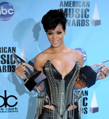 Rihana with Minx Nail Wrap at American Music Awards