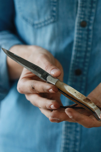 フォールディングナイフ オーブラック牛角ハンドル | LAGUIOLE