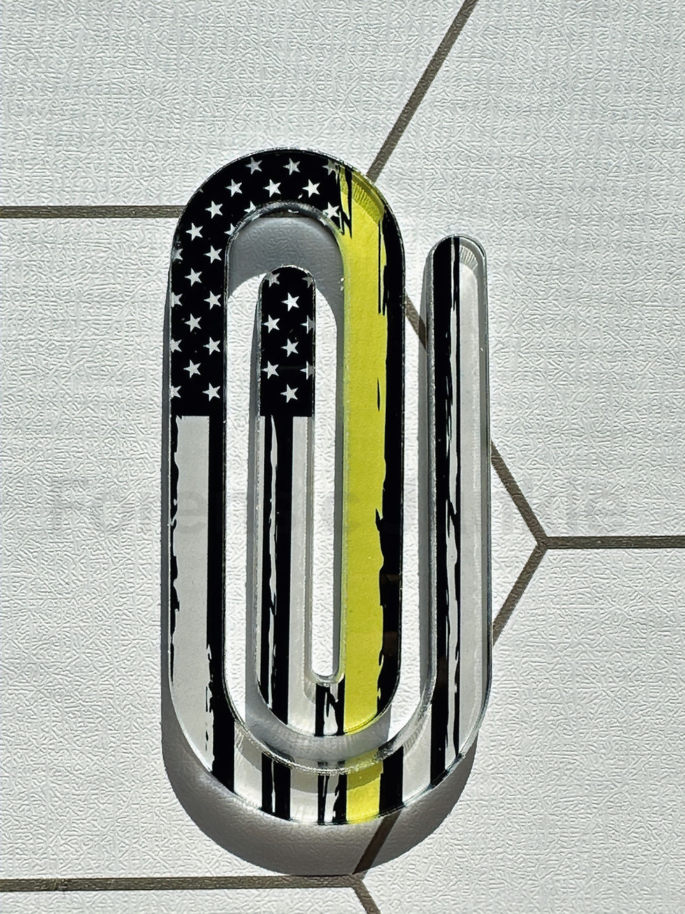 Thumbnail: Oversized Paperclips