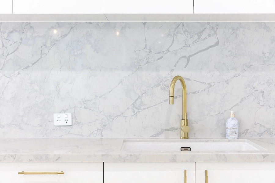 Perfect Kitchen benchtop and Splashback