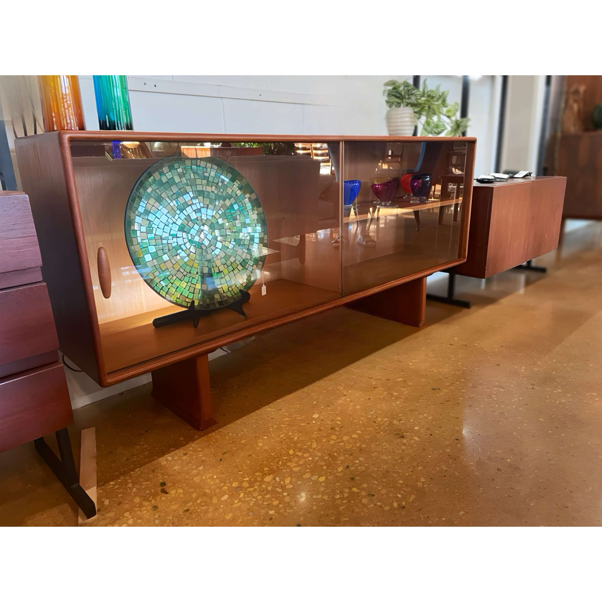 Display Cabinet by Dyrlund