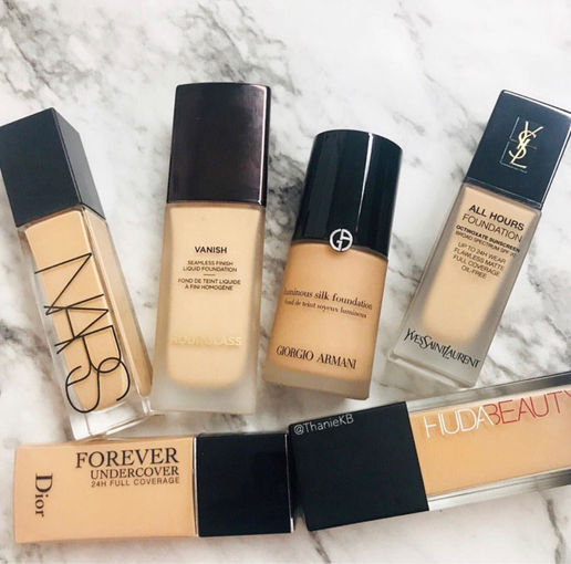 ¿Cómo elegir el tono correcto de base?