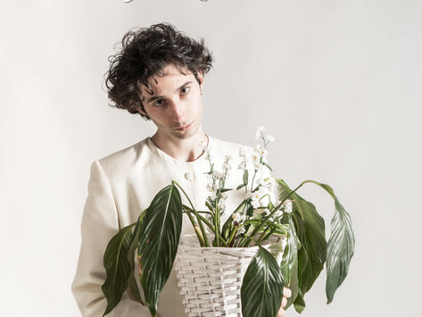 L'eclettico cantante e polistrumentista Luca Fol pubblica il suo nuovo singolo synth-pop Oro Bianco!