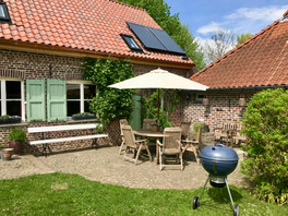 terras met BBQ