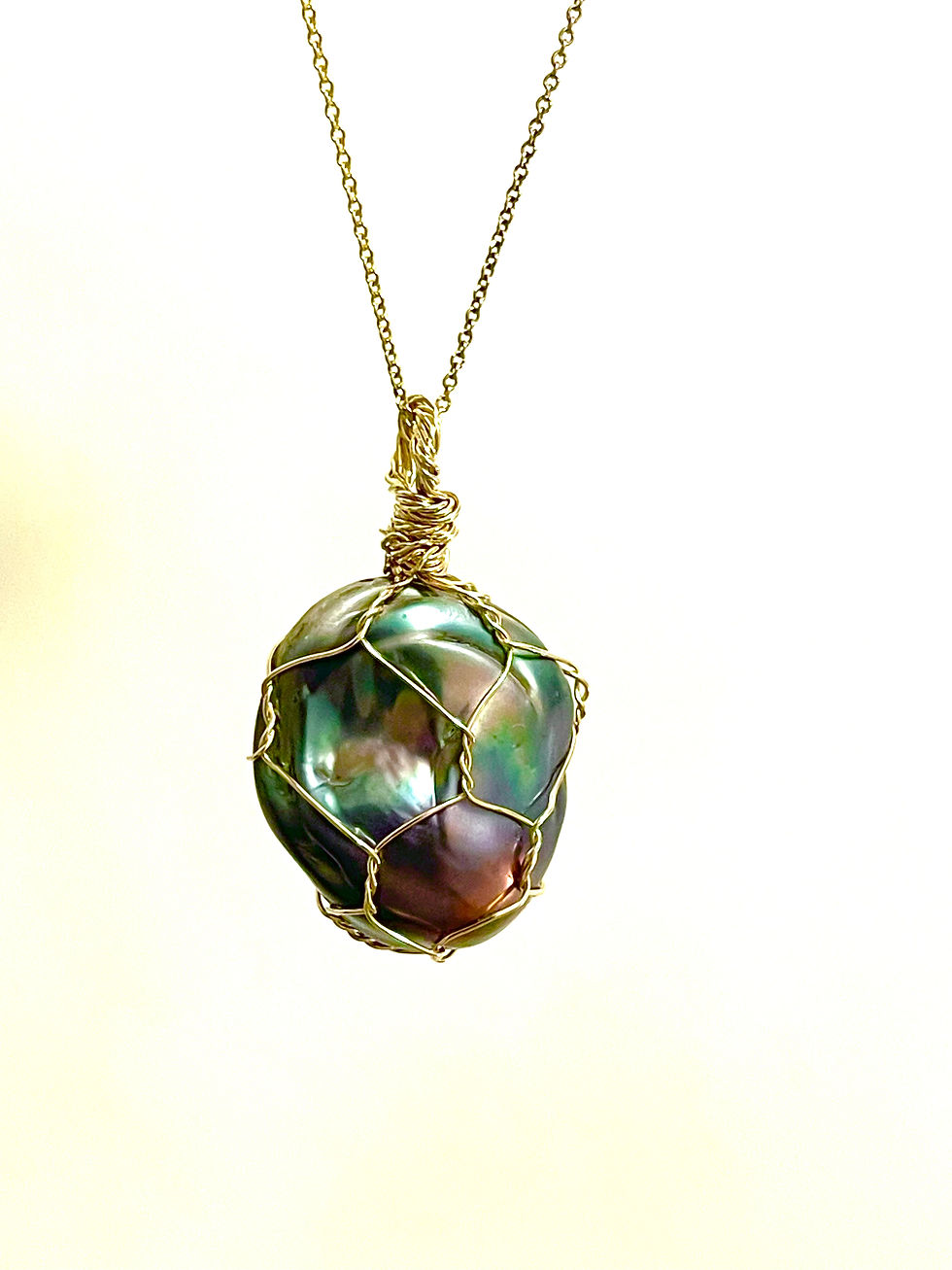 Thumbnail: Mermaid net encased black pearl 