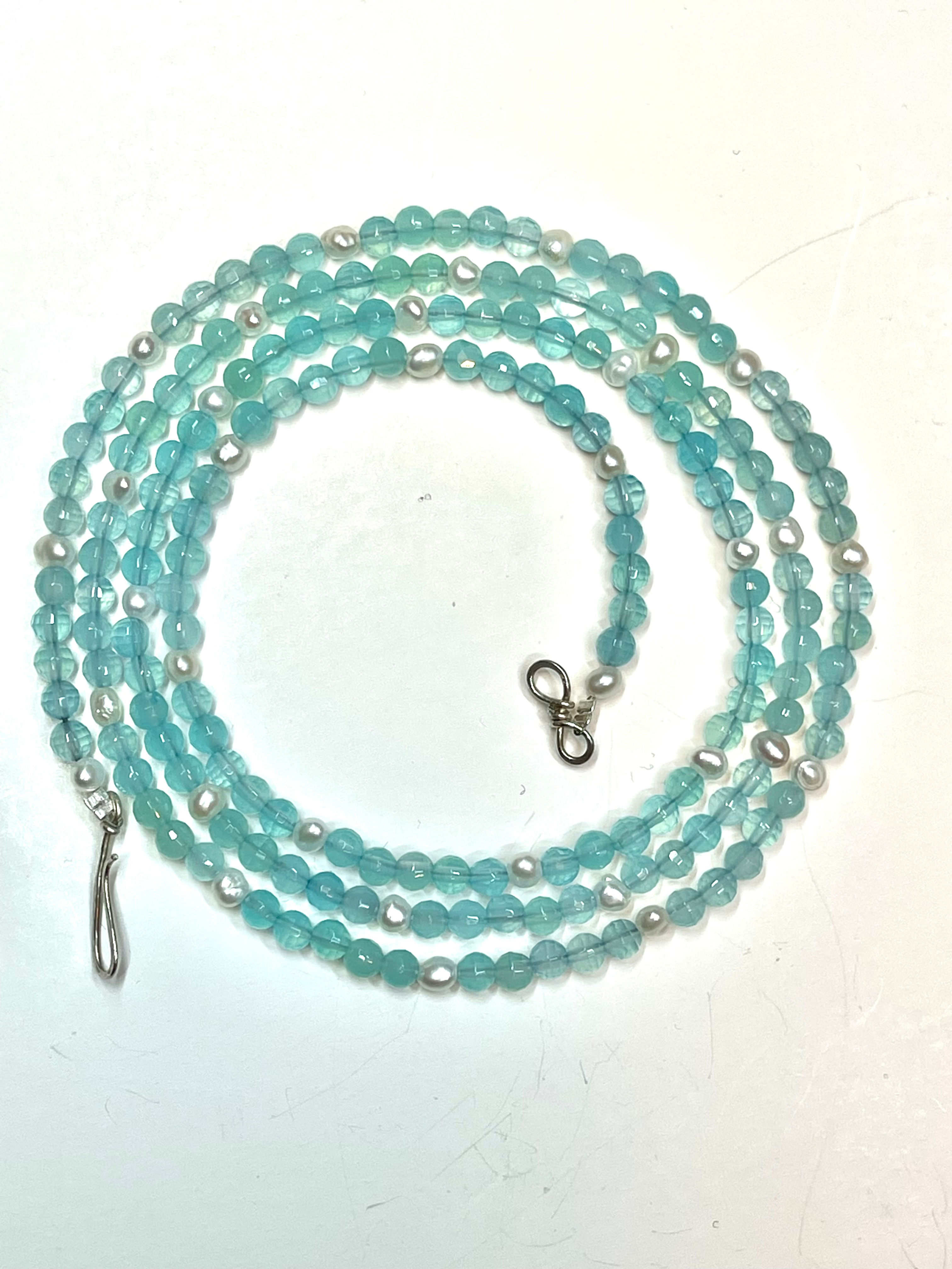 Chalcedony and pearl necklace 
