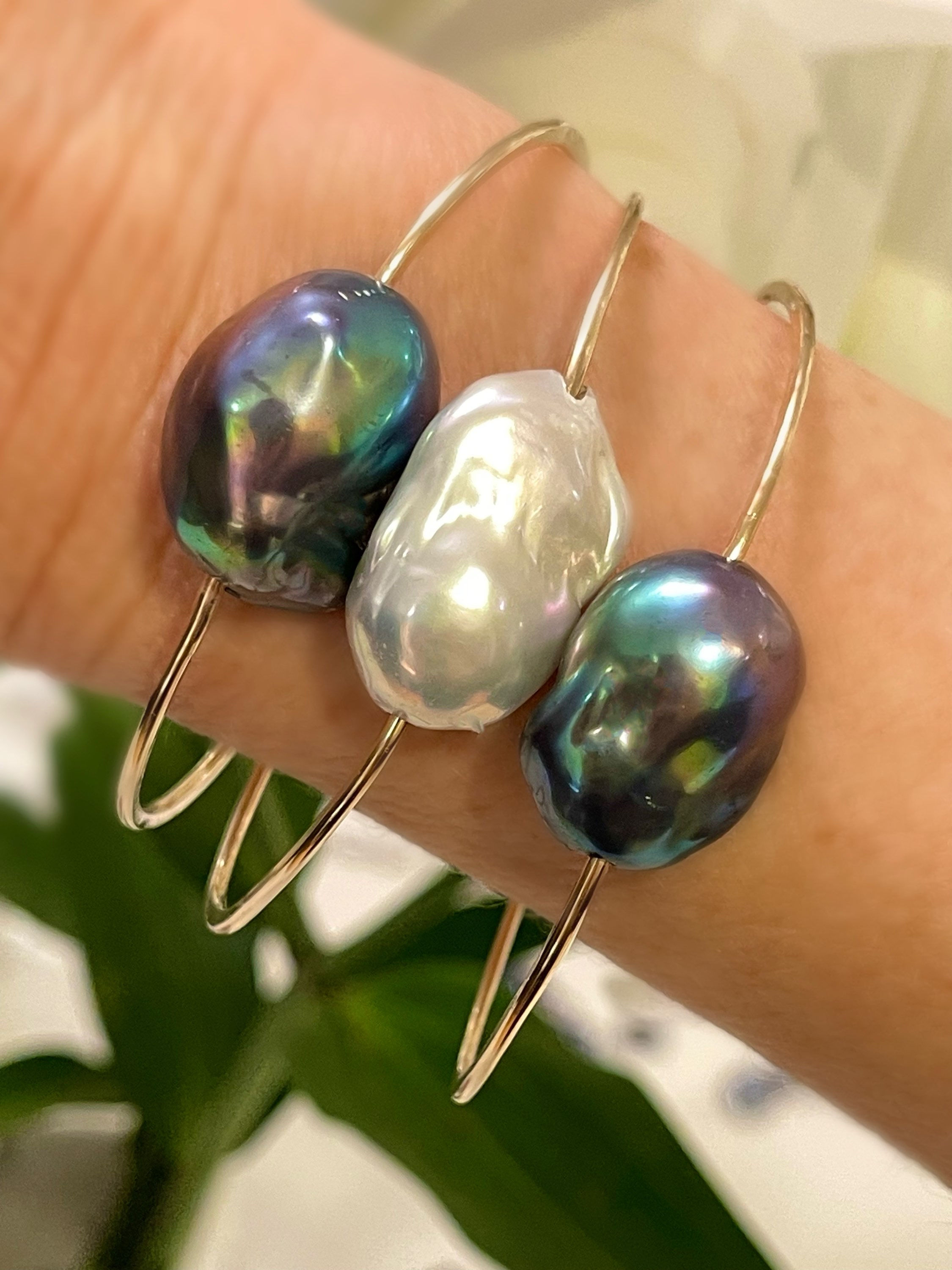 Black pearl goldfilled bangle