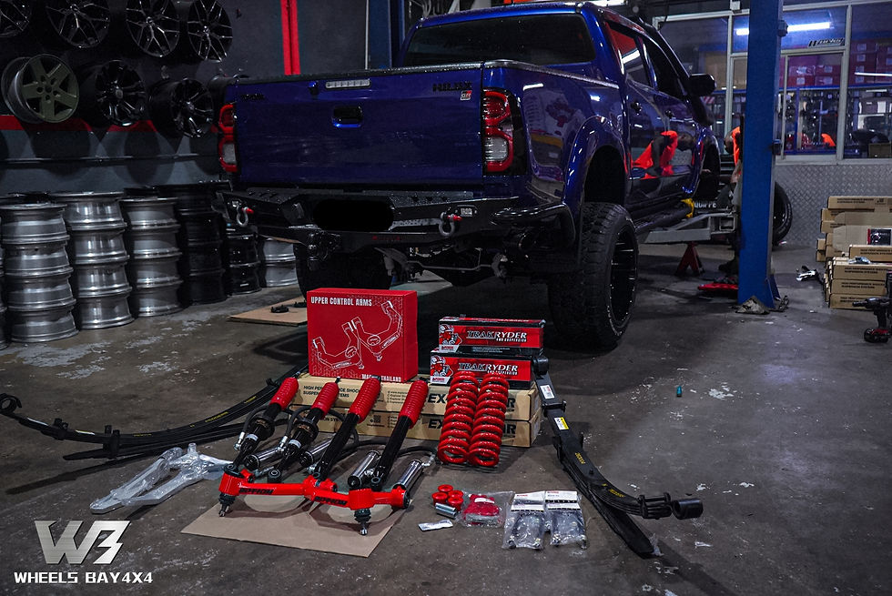 Thumbnail: Explorar Suspension 2-3.5” Lift Kit Set - Hilux