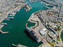 O Tράμπ θέλει να πεταχτούν οι Κινέζοι από τον Πειραιά!