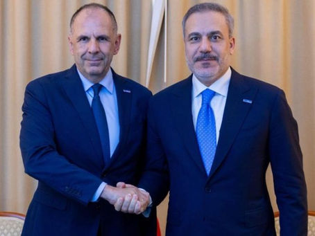 Συμβολικές κινήσεις...υποτέλειας!