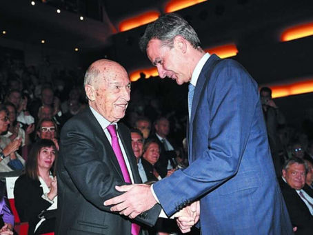 Τετραήμερο πένθος για Σημίτη, τριήμερο για Τέμπη, καμμία μέρα για τον πρώην Βασιλιά!