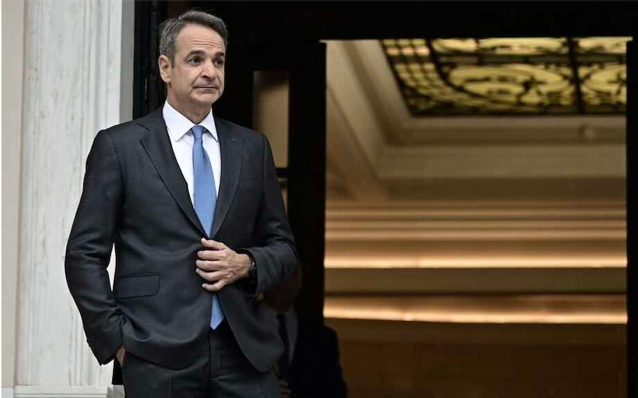 Από νεοταξίτης πολέμιος, τώρα δούλος του Τραμπ;