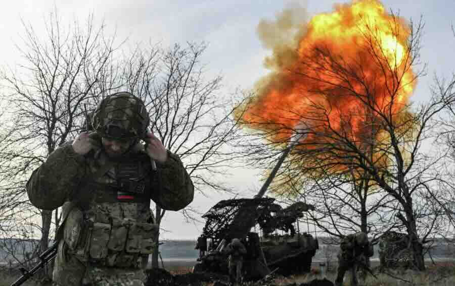 Οι Ρώσοι με 4 μηχανοκίνητες επιθέσεις διαπερνούν Ουκρανική άμυνα!