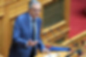 Να μιλήσουμε πολιτικά ή για μπότοξ, τένις, σόσιαλ, μαλλιά και καλή καρδιά;