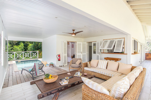 Piscine et salon Villa Pitaya