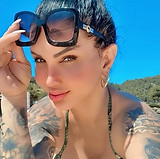 travesti öykü.jpg