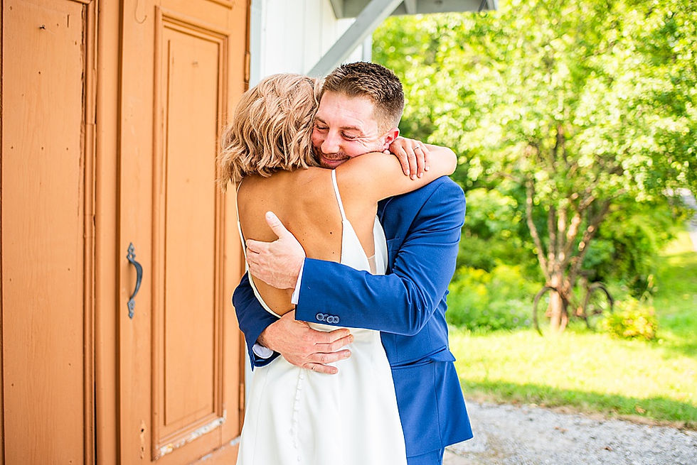CNY Wedding Photographer, Hayloft on the Arch Vernon Center NY