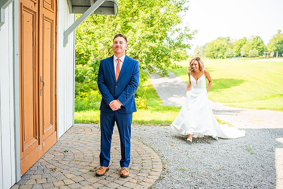 CNY Wedding Photographer, Hayloft on the Arch Vernon Center NY