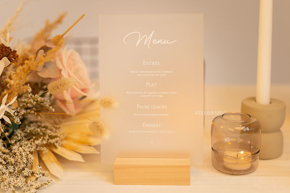 Menu moderne rectangulaire personnalisé en plexiglas avec gravure