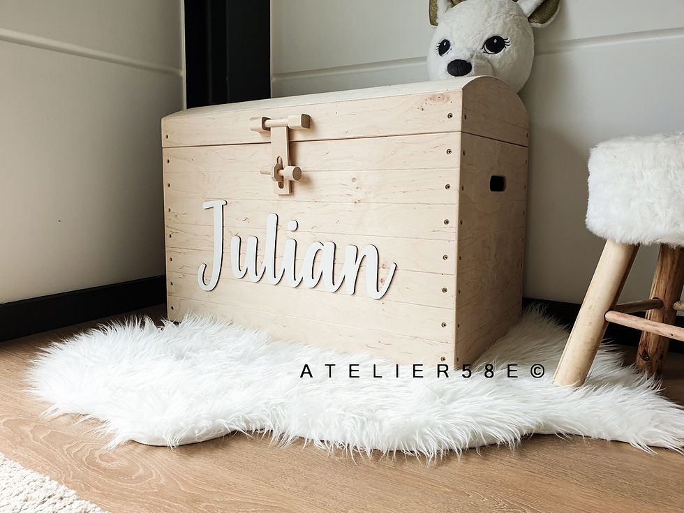Grand coffre à jouet en bois personnalisé avec prénom de l'enfant