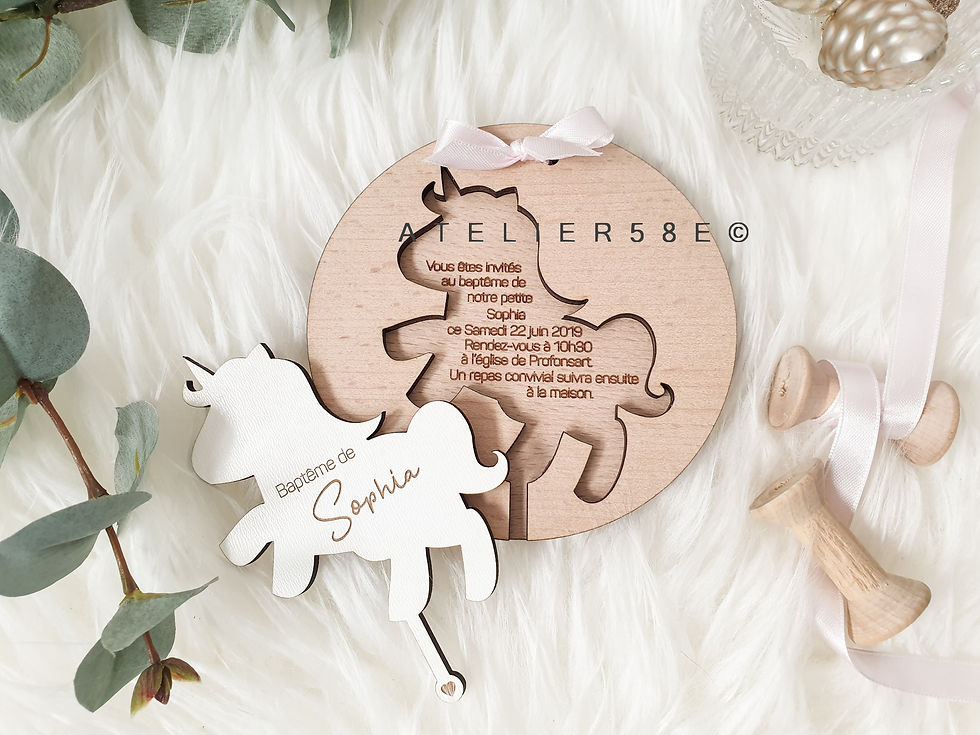 Faire-part en bois avec emboîtement puzzle sur le thème licorne