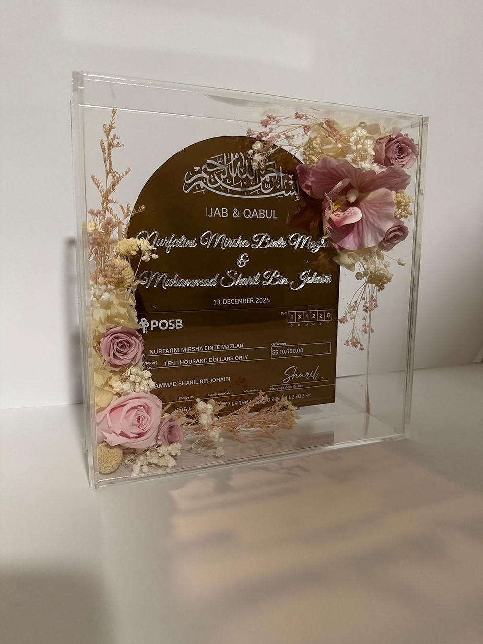 Thumbnail: Full Arch Cheque Hantaran Box (New)