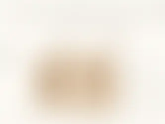 Lavar o cabelo todo dia faz cair? O que a tricologia responde
