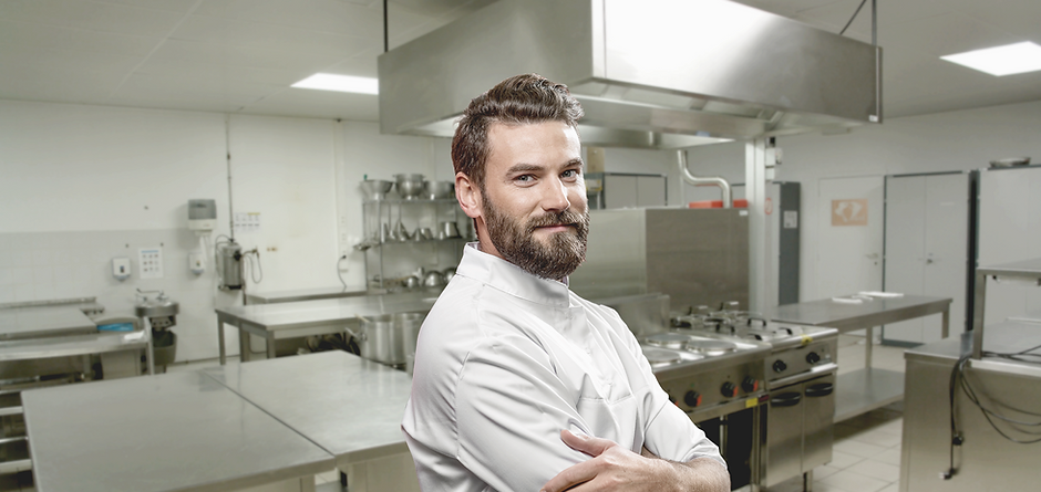 Chef dans une cuisine