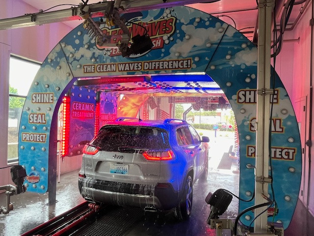 Car Wash, Free Vacuum and Towels | Louisville, KY | CleanWaves