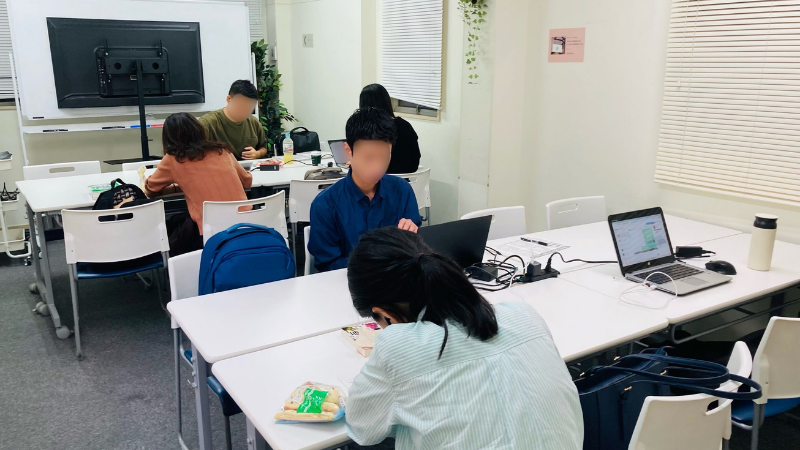 勉強スペース スコレーカフェの様子