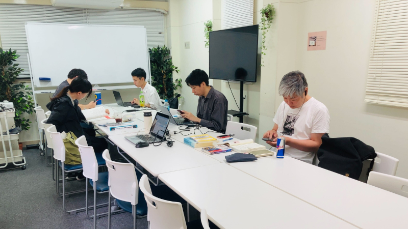 勉強スペース「スコレーカフェ」の様子
