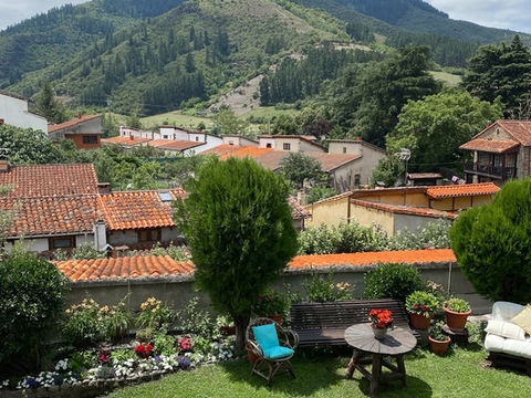 Jardín de Villa Solana, vistas a los Picos de Europa.
Apartamento en Potes, Liébana. Villa Solana, Potes. Alojamiento rural en Potes.
Apartamento con Jardín en Potes.