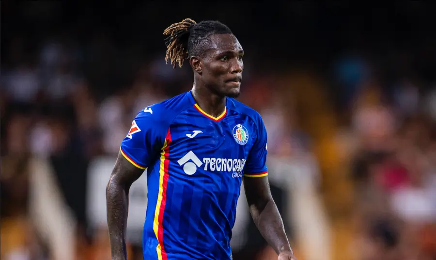 Christantus Uche muestra su concentracion durante el encuentro.