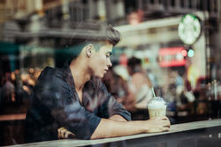 Fotografía retrato modelo ciudad