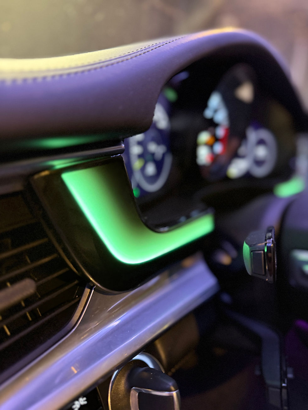 Thumbnail: Ambientebeleuchtung für Porsche Panamera ab 2018 inkl. Einbau