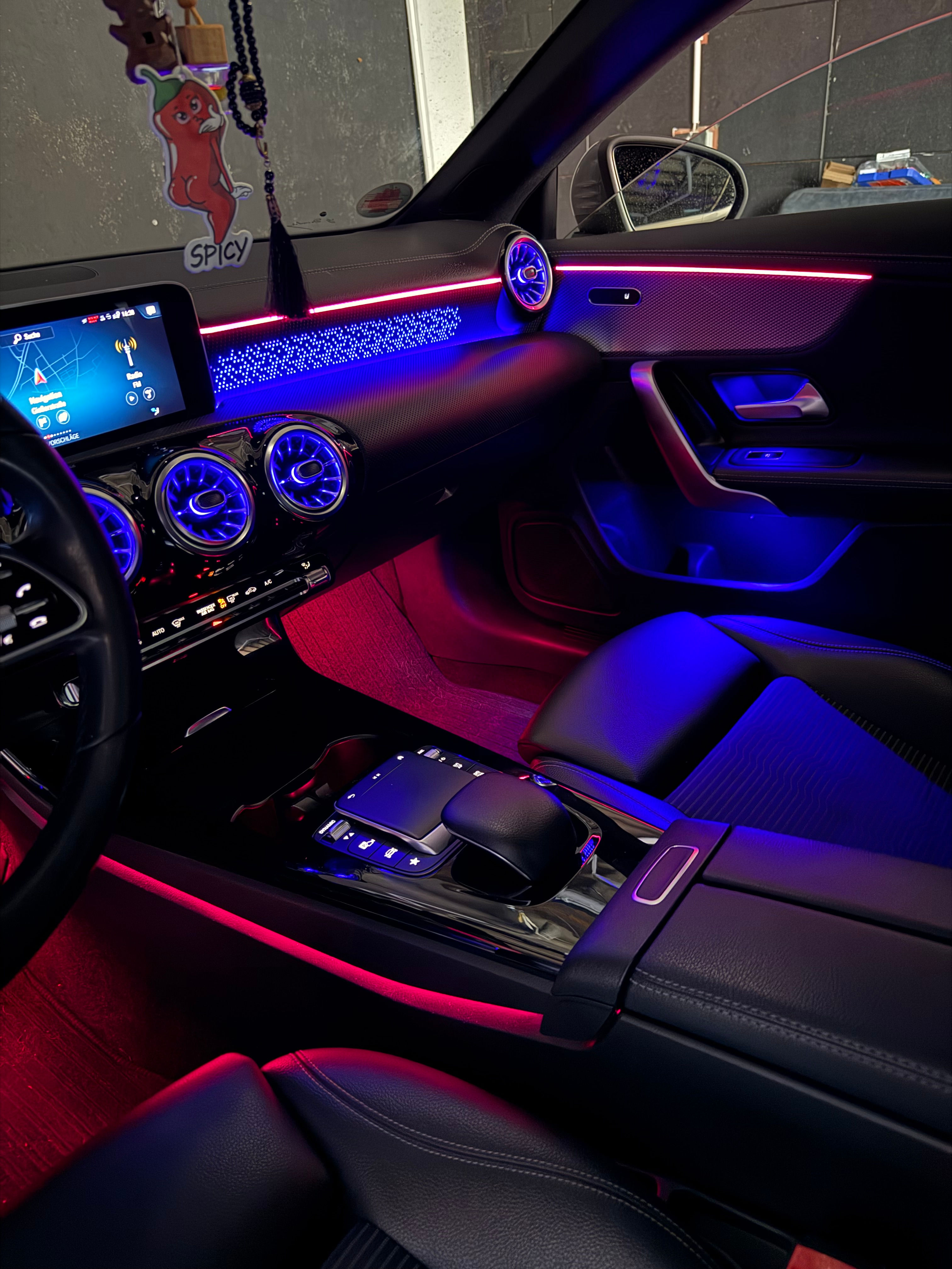 Ambientebeleuchtung für Mercedes CLA Klasse W118 ab 2019 inkl. Einbau