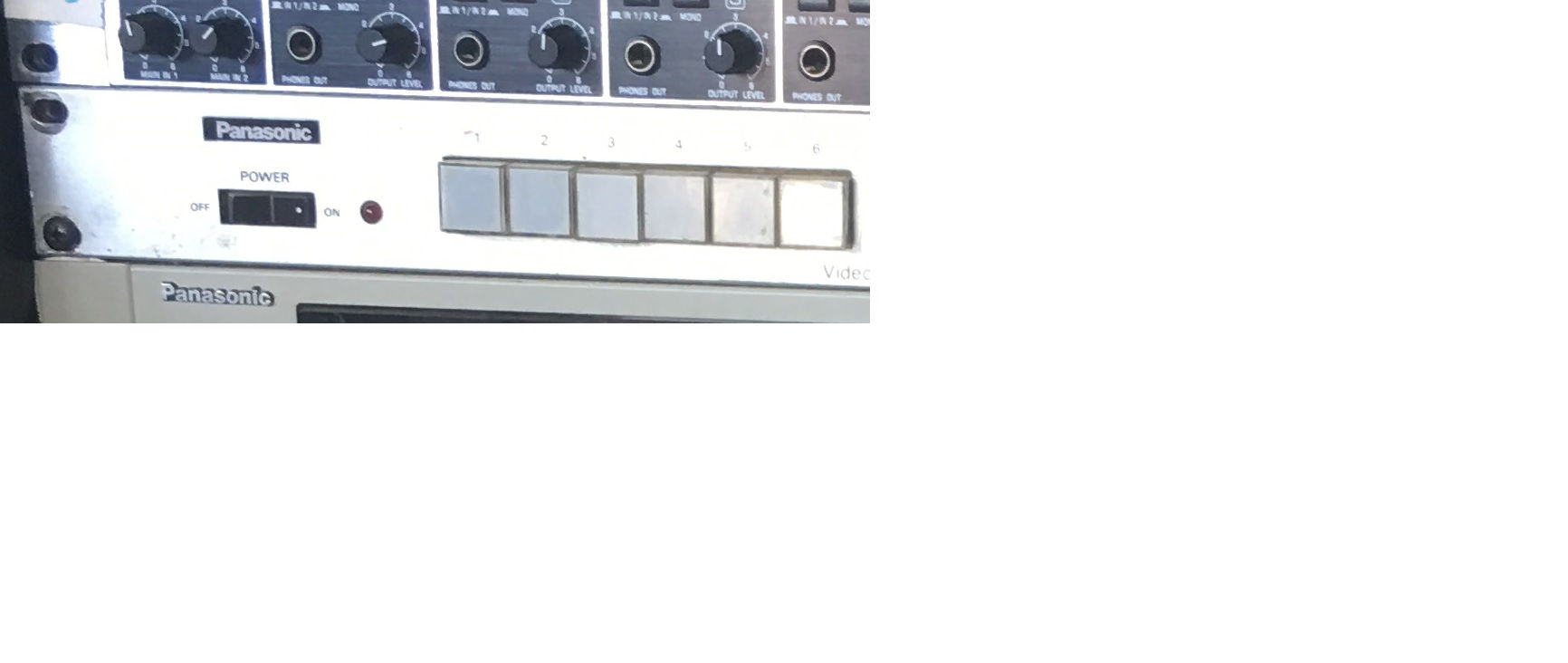 (1) Video rack		Panasonic video preview Rack, NTSC, 5 in 1 out		 50.