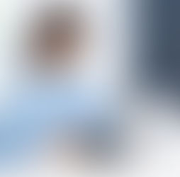 パソコンで作業をする女性