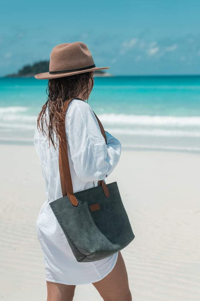 Thumbnail: Classic Tote in Storm