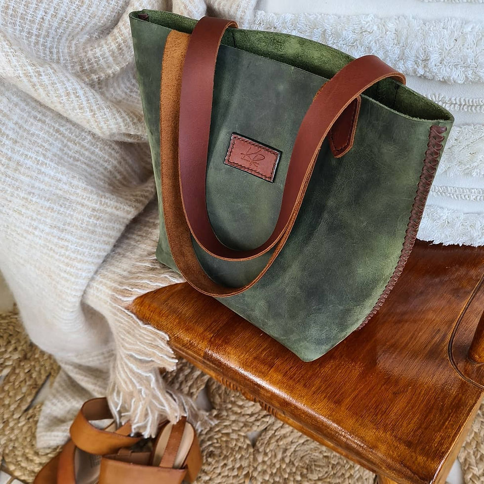 Thumbnail: Classic Tote in Olive