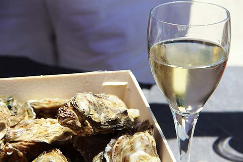 vin-blanc-huitre-marennes-oleron-cite-de-lhuitre-marennes.jpg