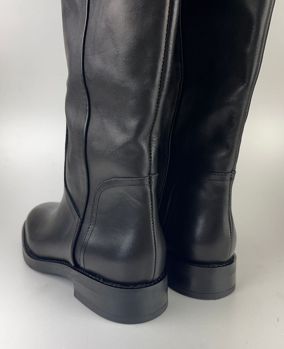 Miniaturbild: Stiefel Carlo - Curiosite